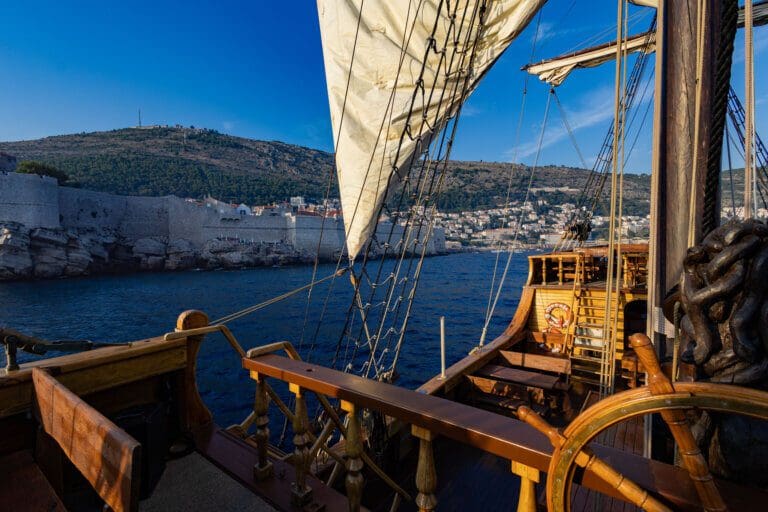 DUBROVNIK BOAT TOUR: SAIL ON A STUNNING PIRATE SHIP TIRENA!